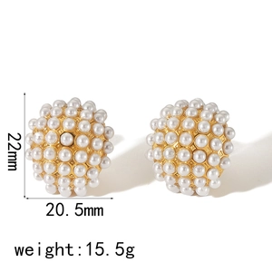 Golden half-sphere earrings with pavé imitation pearls, size 22mm by 20.5mm, 15.5g weight