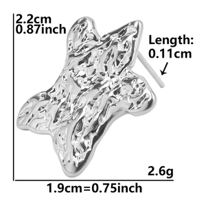 Detailed size specifications of irregular star earrings with hammered metal texture