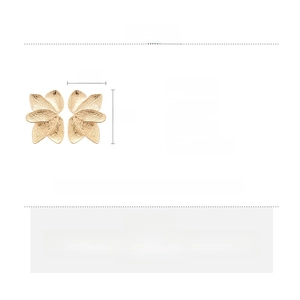 Detailed spec chart for gold textured petal earrings showing size 4x3cm and iron material