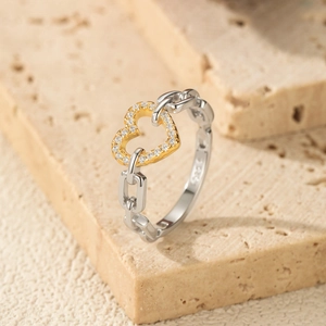 Elegant S925 sterling silver chain ring with a sparkling pavé heart zircon charm