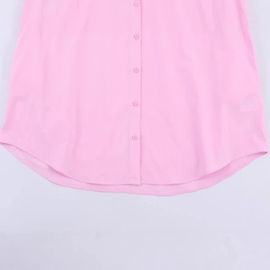 Pink poplin button-down shirt with a curved hem and matching buttons for women