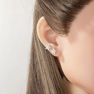 Micro-inlaid zircon star and snowflake stud earrings in silver for cartilage piercing