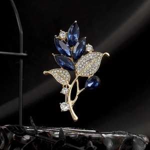 Luxury Alloy Gold Plated Leaf Brooch Pin For Women Blue Rhinestone Inlaid Temperament Corsage Fashion Jewelry Accessory