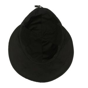 Cappello parasole nero con fodera in rete traspirante e coulisse regolabile