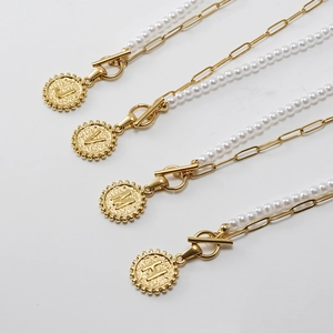 Détails des colliers en acier inoxydable 18K avec perles et pendentifs à lettres