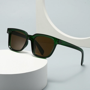 Fashion Square Sunglasses Women UV400 Protection Vintage Oversized Plastic Metal Frame Sunglasses For Travel Street Style