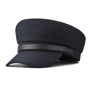 Casquette Gavroche Femmes Cuir PU Coton Style Marine Rétro Dessus Plat Avec Chaîne Décoration Métallique