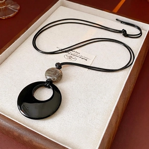 Simple Geometric Circle Pendant Necklace Synthetic Agate Bead Long Leather Cord Sweater Chain For Women