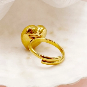 Bague ouverte élégante en acier plaqué or avec un design en forme de cœur en 3D