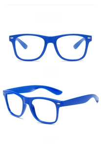 Vorder- und 45-Grad-Seitenansicht der königsblauen quadratischen Brille mit Silberakzenten