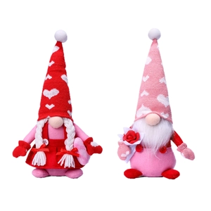 Poupées gnomes de la Saint-Valentin en peluche avec motifs de cœur rouges et roses