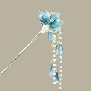 Blue flower hair pin with pearl tassels in a traditional Chinese vintage style