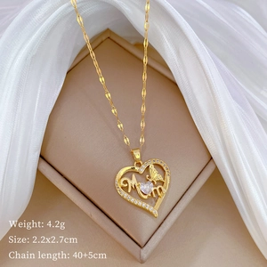 Detail view of Mom heart pendant necklace with dimensions 2.2x2.7cm and 4.2g weight