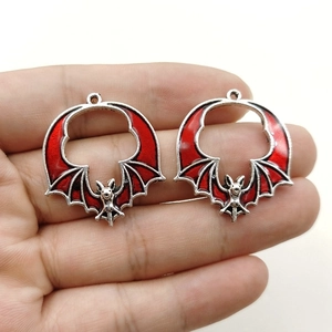 Fashionable retro red and silver bat pendants made of zinc alloy and colorful enamel