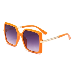 Classic square oversized orange sunglasses with gold metal temples and gradient lenses