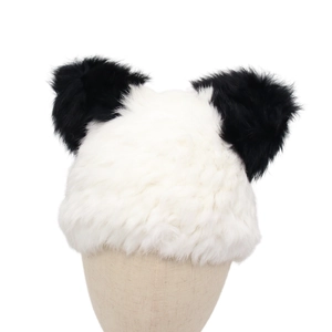 Chapeau bob panda en fausse fourrure blanche avec pompons noirs pour l'hiver