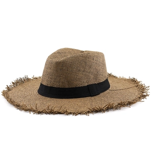 Chapeau de paille marron foncé style Panama avec bords effilochés et ruban noir pour l'été