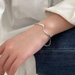 Bracciale Rigido In Argento Sterling 925 Onda Irregolare Polsino Aperto Minimalista Design Di Nicchia Lusso Semplice Per Donne