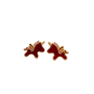 Boucles d'oreilles cheval en émail rouge et zircons avec finition dorée brillante