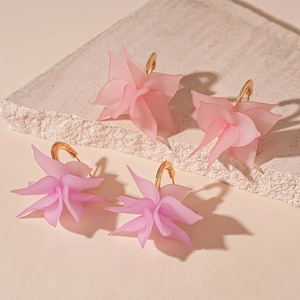 Acrylic Flower Hoop Earrings With 925 Sterling Silver Earring Post Sweet Elegant C Shape Floral Petal Jewelry For Women