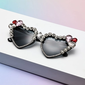 Heart Shaped Sunglasses With Rhinestone Crystal PC Frame UV400 Protection Party Fashion Decorative Eyewear For Women