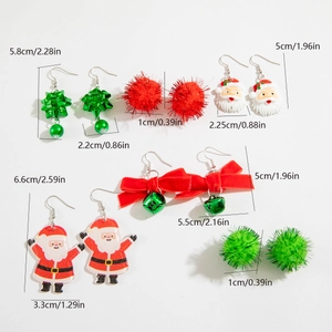 Detailed size chart for Christmas earrings featuring Santa Claus and gift box designs