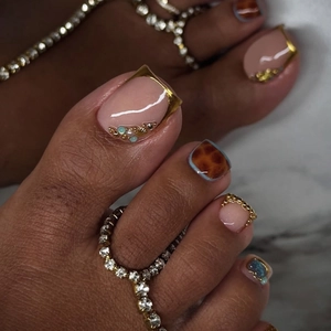 Press On Toe Nails Rhinestone Artificial Pearl Gold Edge Nude Pink Blue Brown Glossy Artificial Feet Nails For Women