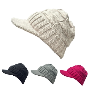 Détails du tricot et choix de couleurs pour bonnets à visière pour femme avec côtes