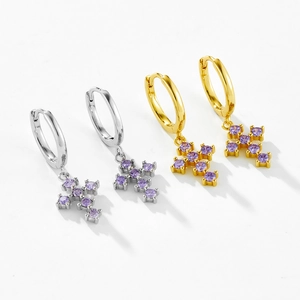 Élégantes boucles d'oreilles en argent S925 avec croix en pierre violette, or et argent