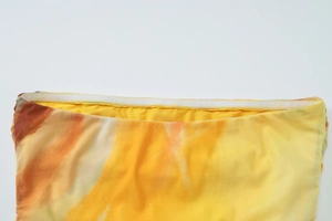 Détail d'un haut bustier avec bande élastique et bande en silicone antidérapante