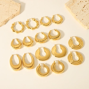 Boucles d'oreilles en acier inoxydable plaqué or 18 carats aux styles vintage variés