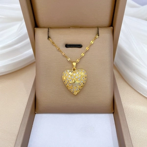 Heart Pendant Necklace With Titanium Steel Chain And Zircon Copper Star Pattern Gold Plated Luxury For Women