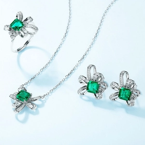 Elegant S925 silver emerald jewelry set with bow tie design ring necklace and earrings