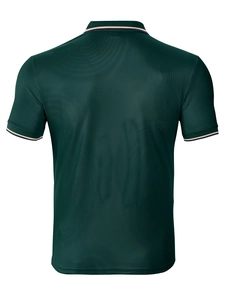 Vue arrière du polo vert foncé avec des bandes blanches et dorées sur les poignets