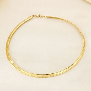 Flat 18K gold-plated titanium omega chain necklace with secure lobster clasp closure