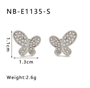Detailansicht der silbernen Schmetterlingsstecker mit Zirkon-Inlay und Abmessungen