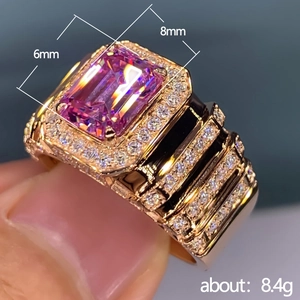 Bague de luxe en or avec cristal rose et accents en émail noir pour hommes