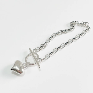 Polished S925 sterling silver chunky link chain bracelet with heart charm and toggle clasp