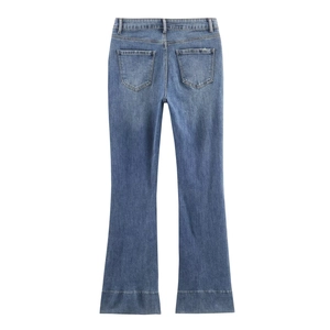 Jean évasé bleu rétro pour femme avec délavage vintage et ourlet à surpiqûres larges