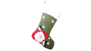 Détail de chaussette de Noël en feutre vert avec motif Père Noël et lumières LED