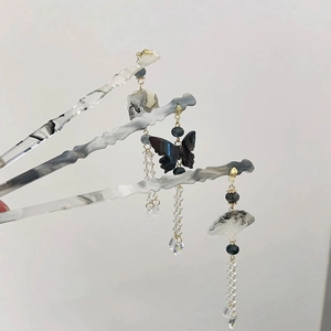 Set di 3 forcine per capelli cinesi in acetato con nappe eleganti e ciondoli a farfalla