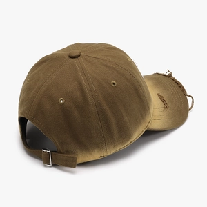 Casquette de baseball vintage marron olive vieillie avec bords effilochés et boucle