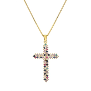 Collier avec pendentif croix en zircons colorés sertis et chaîne box dorée
