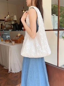 Sac cabas pastoral en dentelle blanche avec motif floral ajouré pour l'été