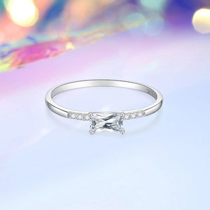 Elegant S925 sterling silver ring with square white zircon and micro-pave detailing