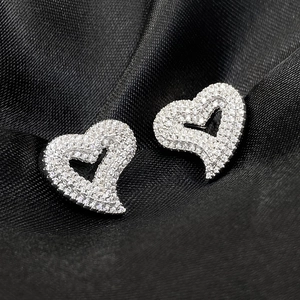 Fashion Copper Heart Stud Earrings With Zirconia Inlay 18K Gold Plated Full Drill Heart Jewelry For Women Commuting Style