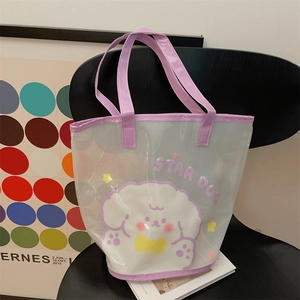 Détail du sac cabas en PVC givré avec bordure violette et motif de chien mignon