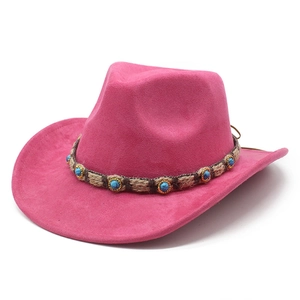 Chapeau de cowboy rose rouge en suédine style ethnique avec perles turquoise et corde