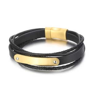 Bracciale multistrato in pelle nera con chiusura magnetica dorata e barra in metallo