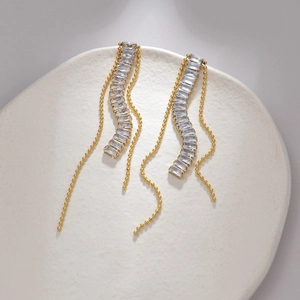 Elegant 304 stainless steel wavy tassel earrings with rectangular zircon on round tray